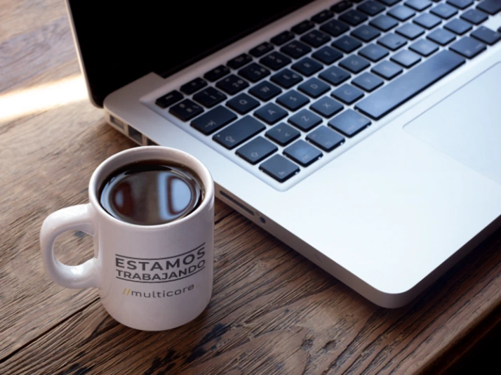Soporte Informático servicios informaticos laptop taza estamos trabajando servicios informaticos laptop taza estamos trabajando